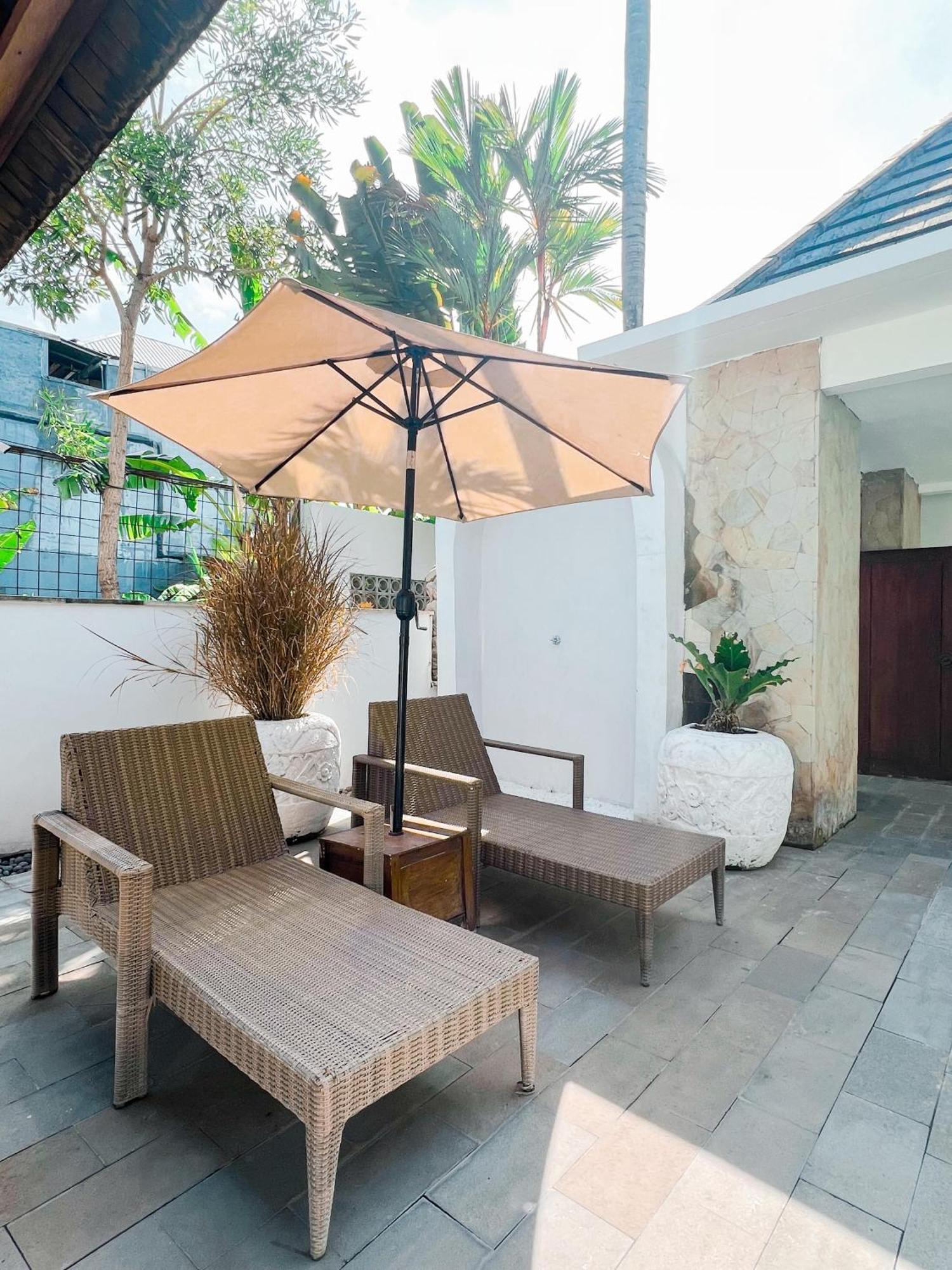 Apple Villas & Apartments Kerobokan Exterior foto